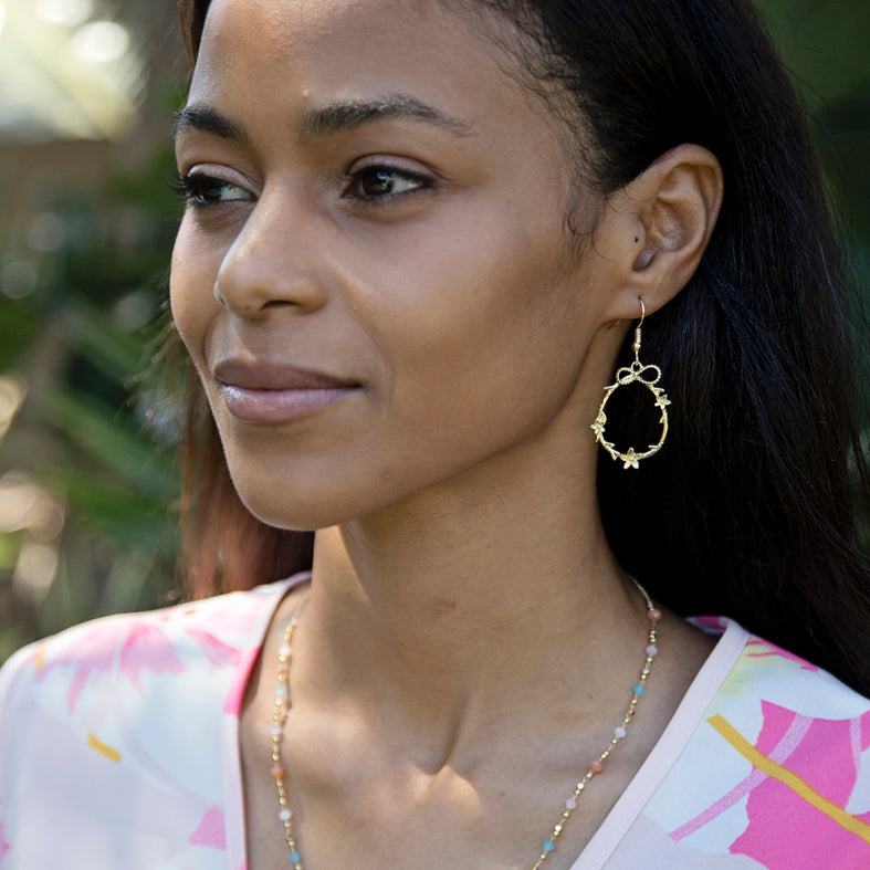 Delicate Gold Oval Wreath Earrings